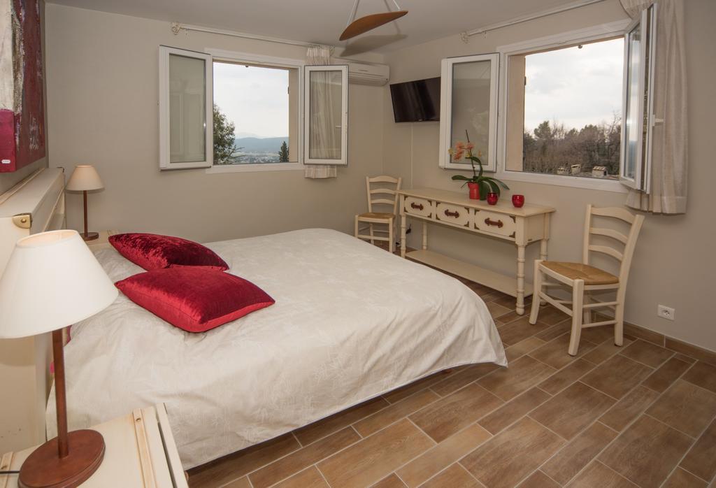 Les Chambres Du Restaurant Le Castellaras - Teritoria Fayence Exteriör bild